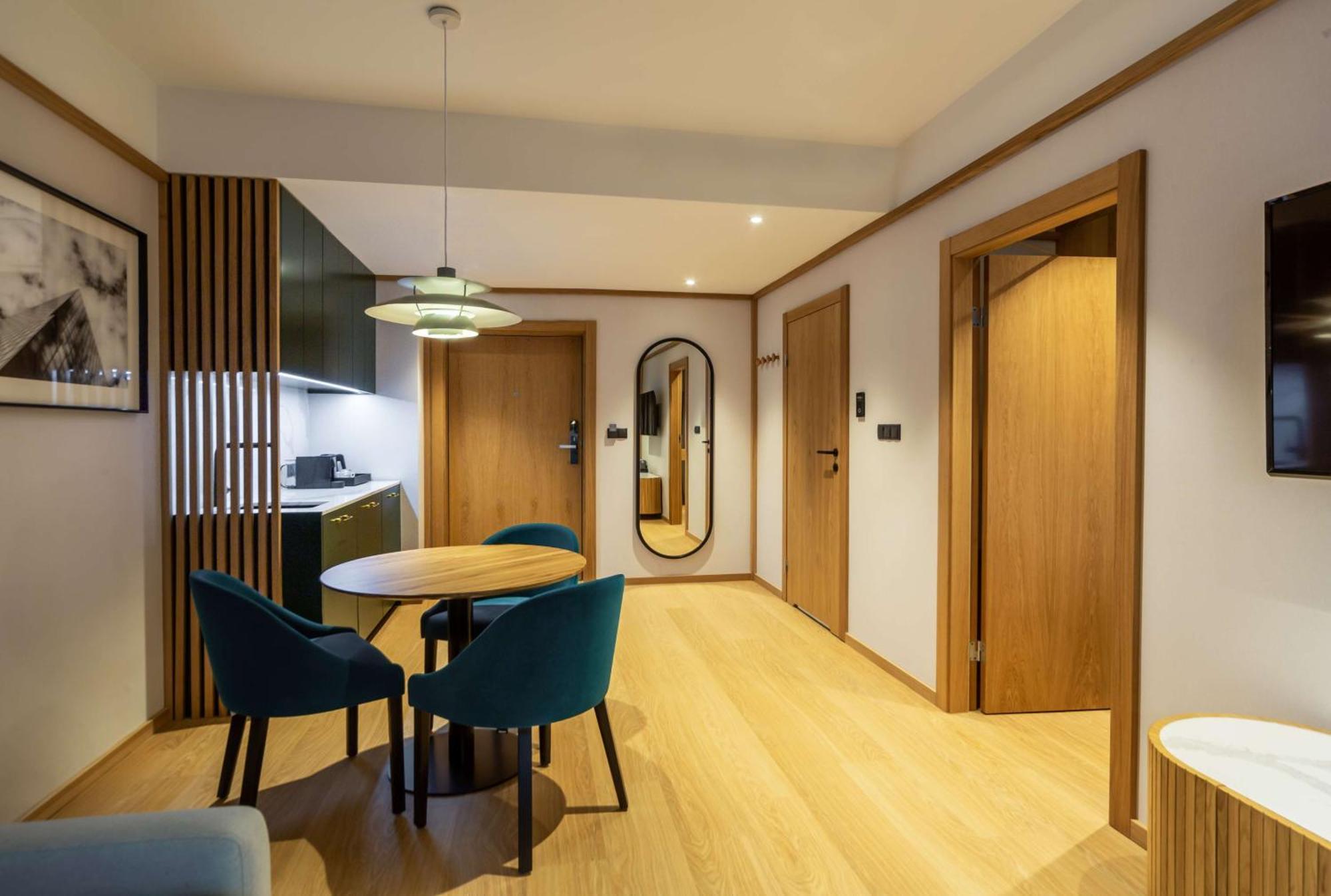 Hotel Radisson & Suites, Gdansk, Wyspa Spichrzow 4*