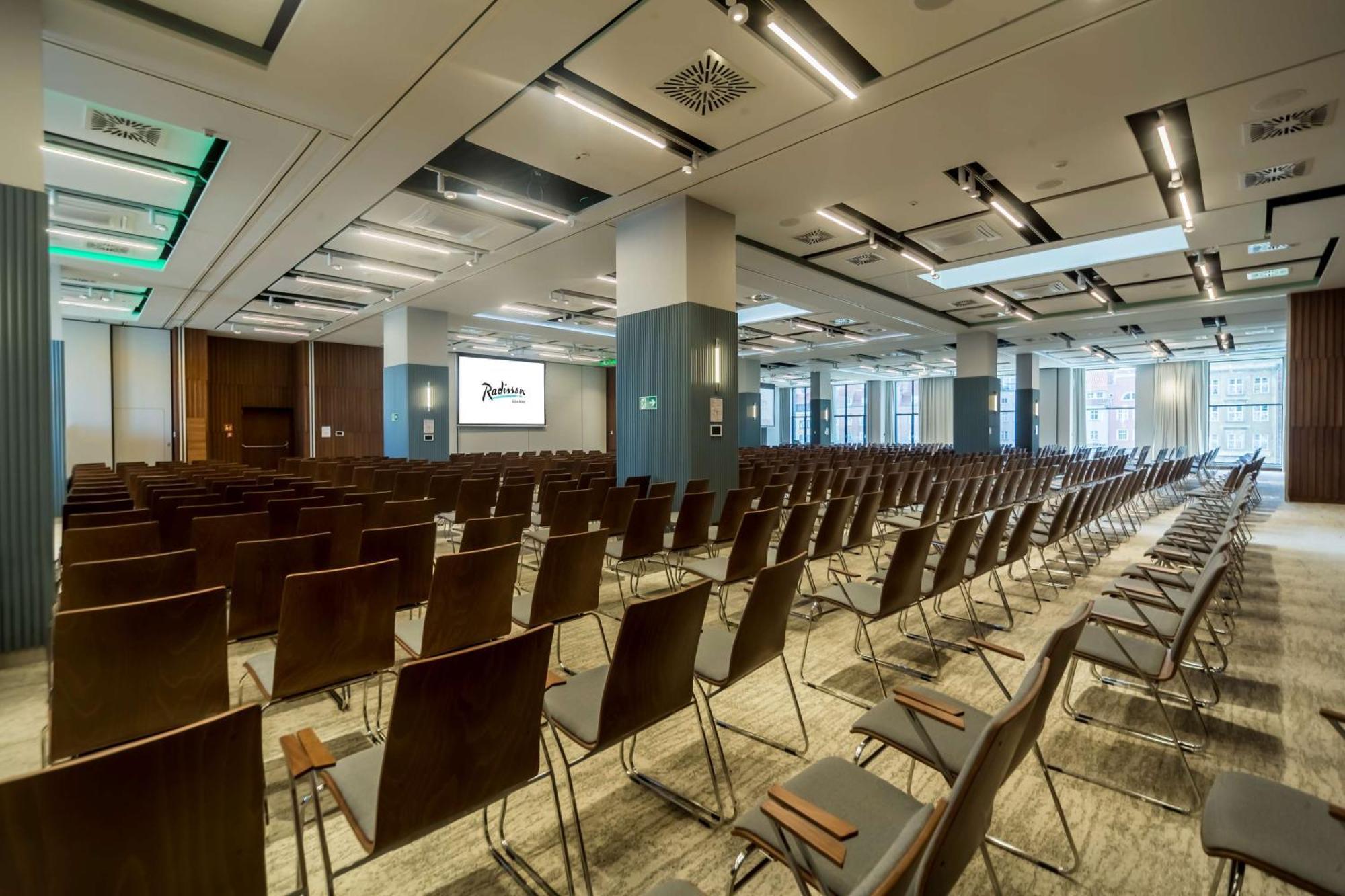 Radisson & Suites, Gdansk, Wyspa Spichrzow 4*