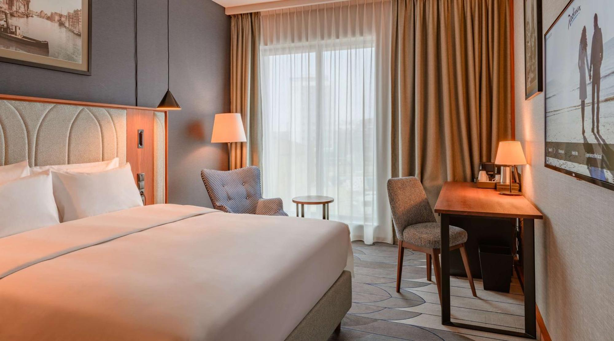 Radisson & Suites, Gdansk, Wyspa Spichrzow 4* Gdaňsk