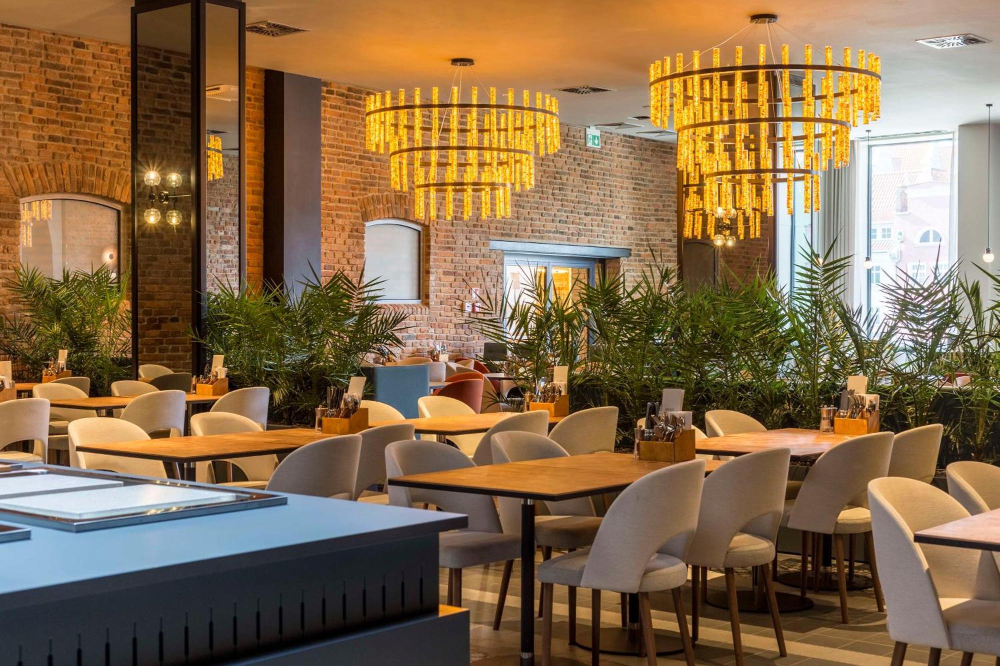 Radisson & Suites, Gdansk, Wyspa Spichrzow 4*